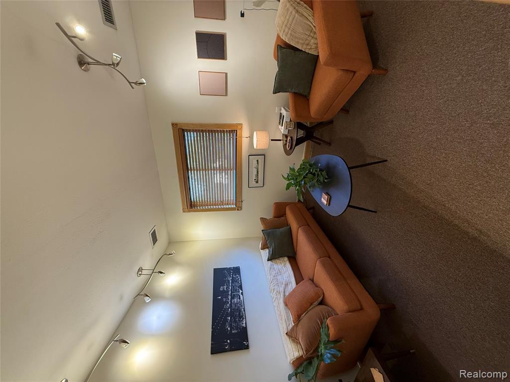 5619 HIGHLAND Road, Waterford, MI 48327 — Photo 8