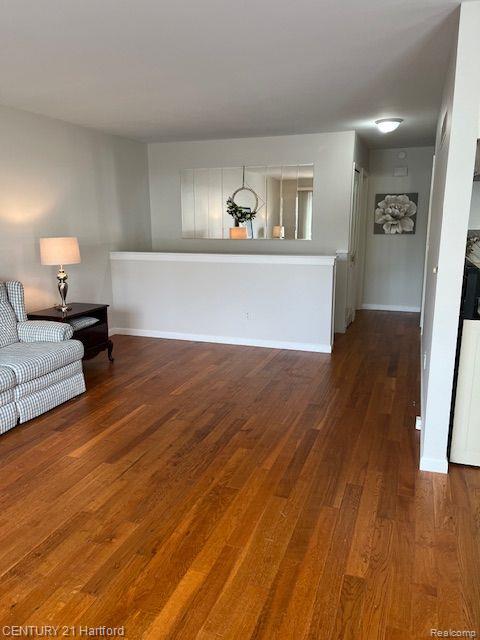 50072 Helfer Boulevard, 50072, Wixom, MI 48393 — Photo 5