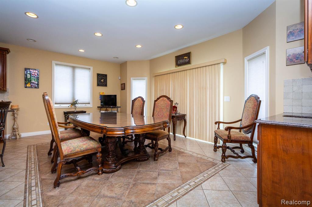 49759 Lakebridge Drive, Shelby Twp, MI 48315 — Photo 12