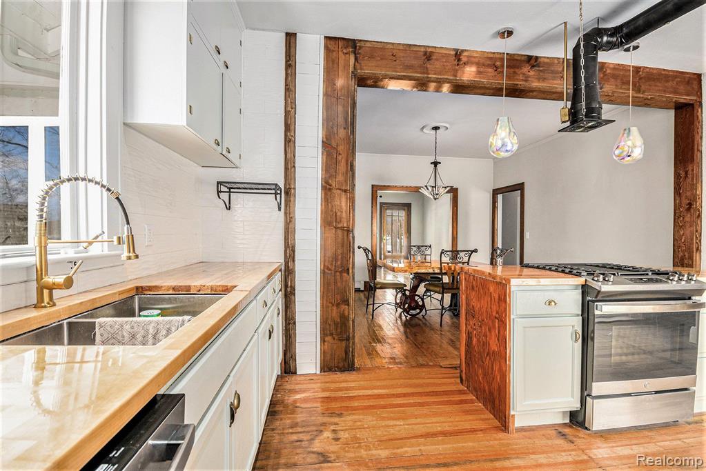 682 PINE Street, Lapeer, MI 48446 — Photo 9