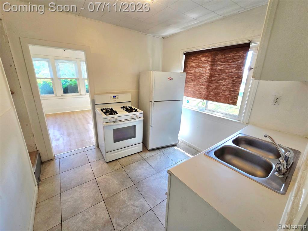 5021 Anatole Street, Grosse Pointe, MI 48236 — Photo 8