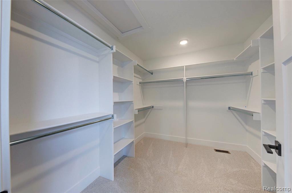664 ROUND ROCK, Howell, MI 48843 — Photo 17