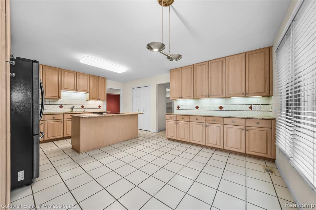 6560 Pleasant Lake Court, 11, West Bloomfield, MI — Photo 36