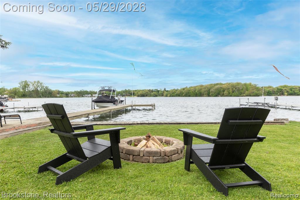 7900 DETROIT Boulevard, West Bloomfield, MI 48323 — Photo 4