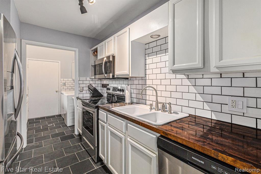 3171 Lakehaven Drive, Ann Arbor, MI 48105 — Photo 9