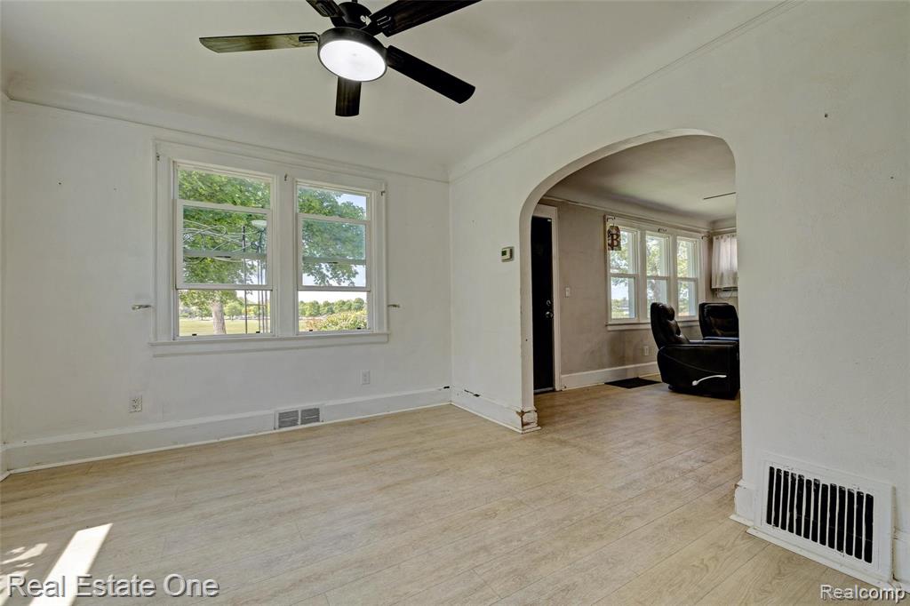 86 Marquette Street, Pontiac, MI 48342 — Photo 7