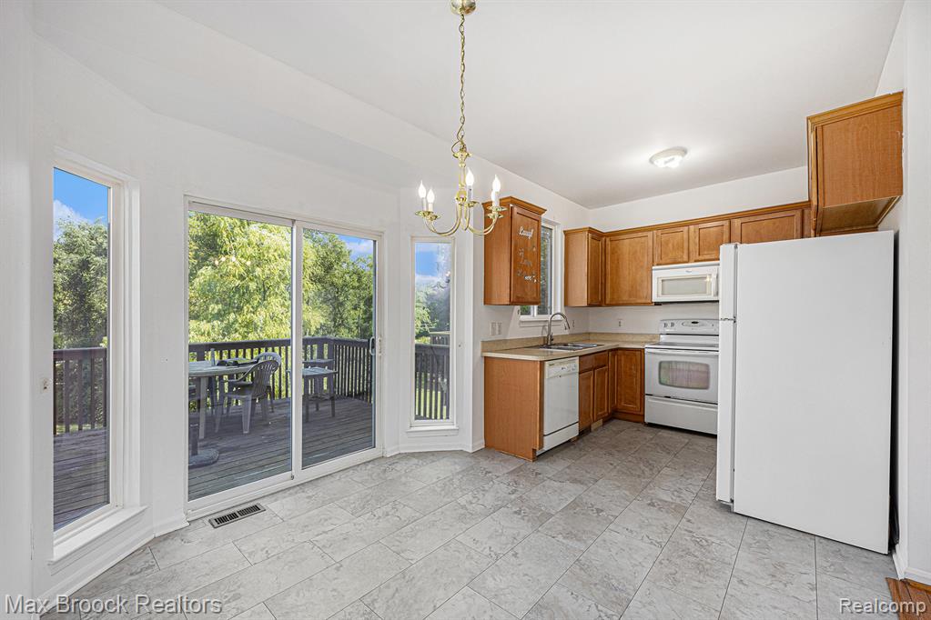 4899 Green Court, Shelby Twp, MI 48317 — Photo 5