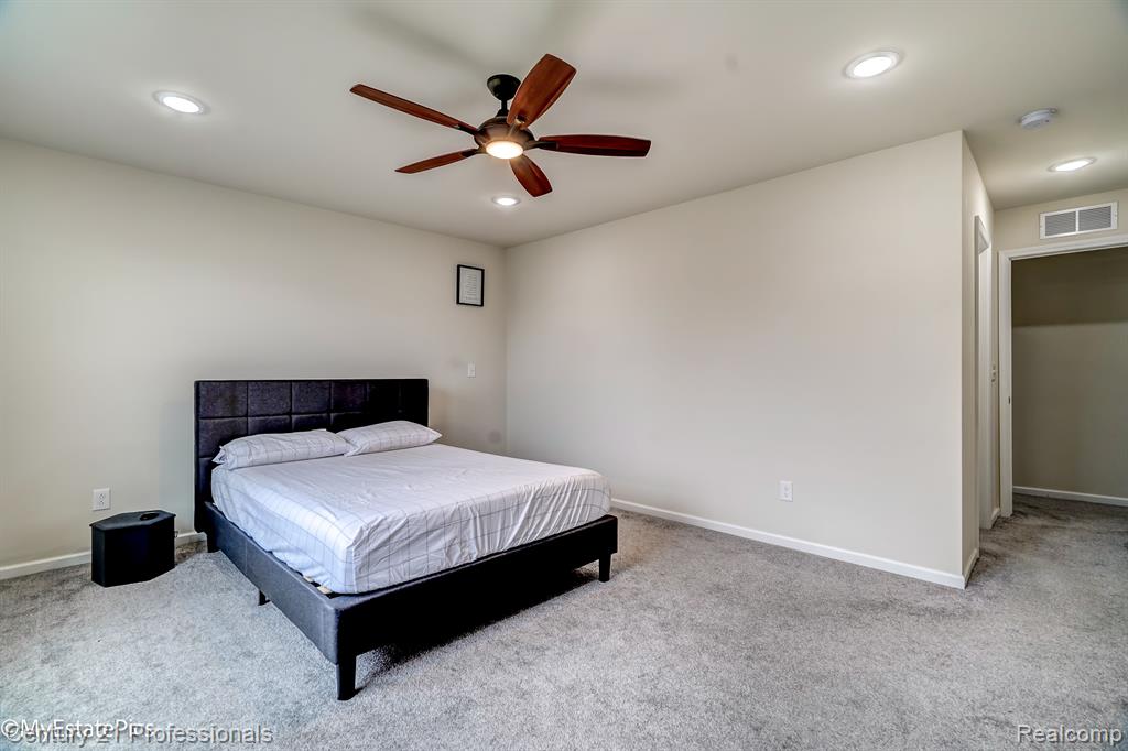 6044 FIELDSTONE Circle, South Lyon, MI 48178 — Photo 44