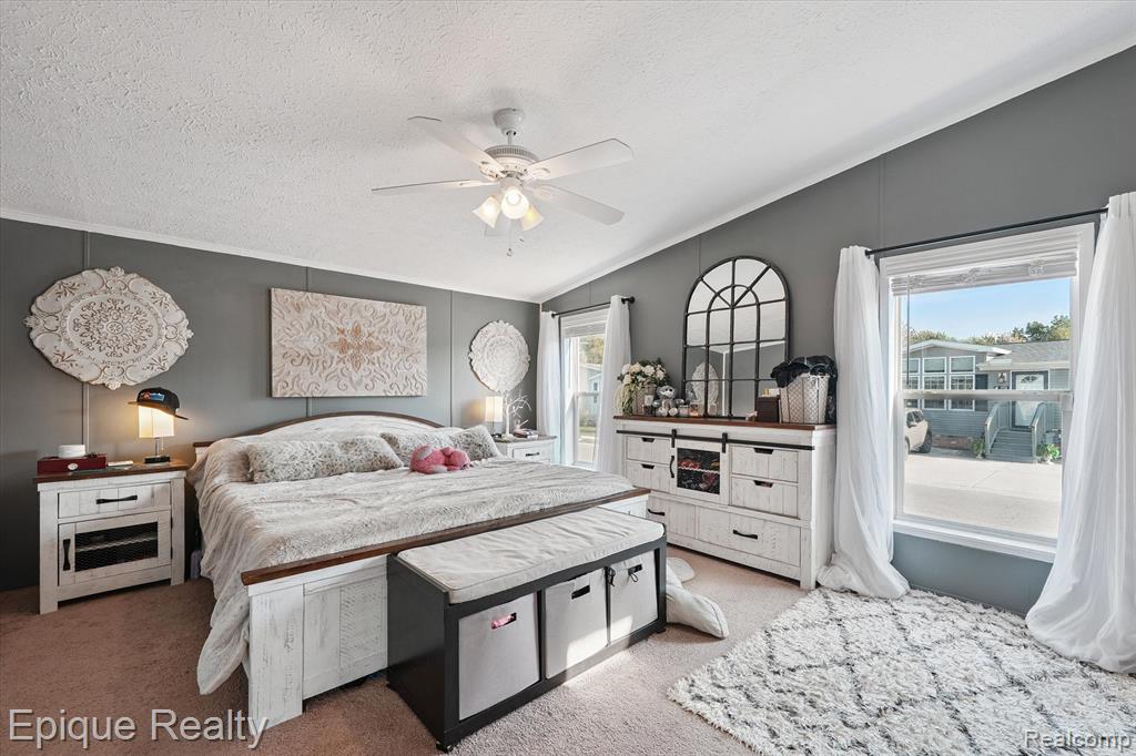 9757 Town Square, Fenton, MI 48430 — Photo 11