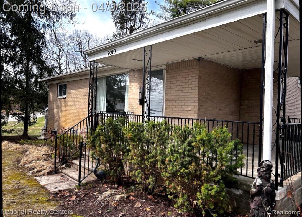 7010 Locklin Street, West Bloomfield, MI 48324 — Photo 6