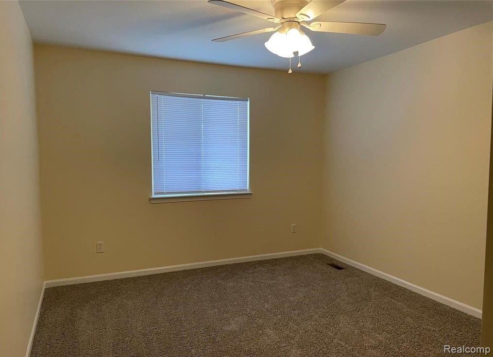 5483 Seabreeze Lane, Sterling Heights, MI 48310 — Photo 11