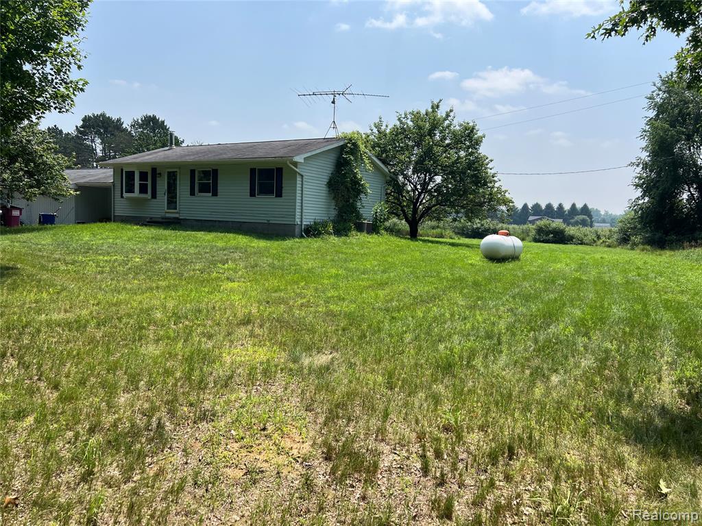 6197 Sober Road, Fowlerville, MI 48836 — Photo 2