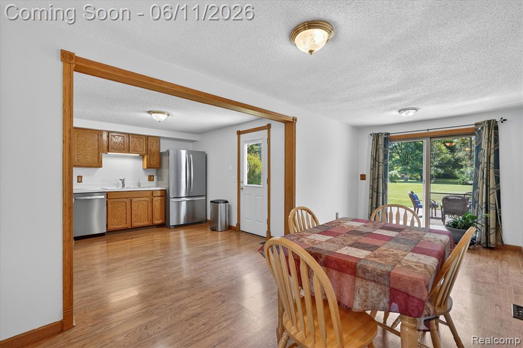 5464 E Maple Avenue, Grand Blanc, MI 48439 — Photo 10