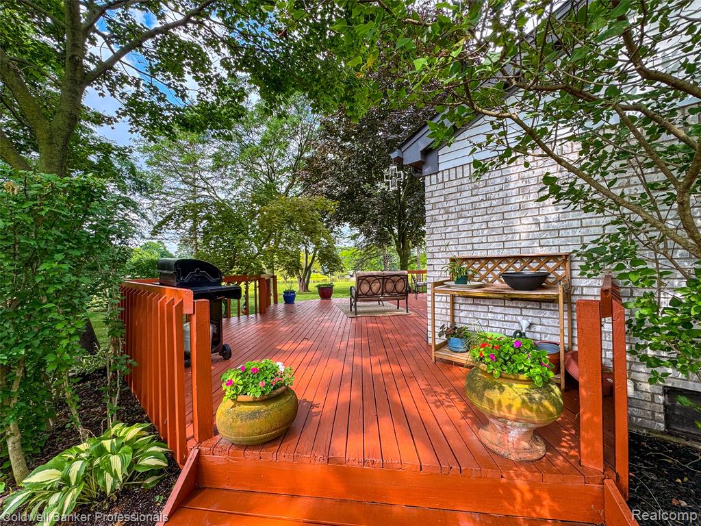 5075 Bayside Drive, Troy, MI 48098 — Photo 35