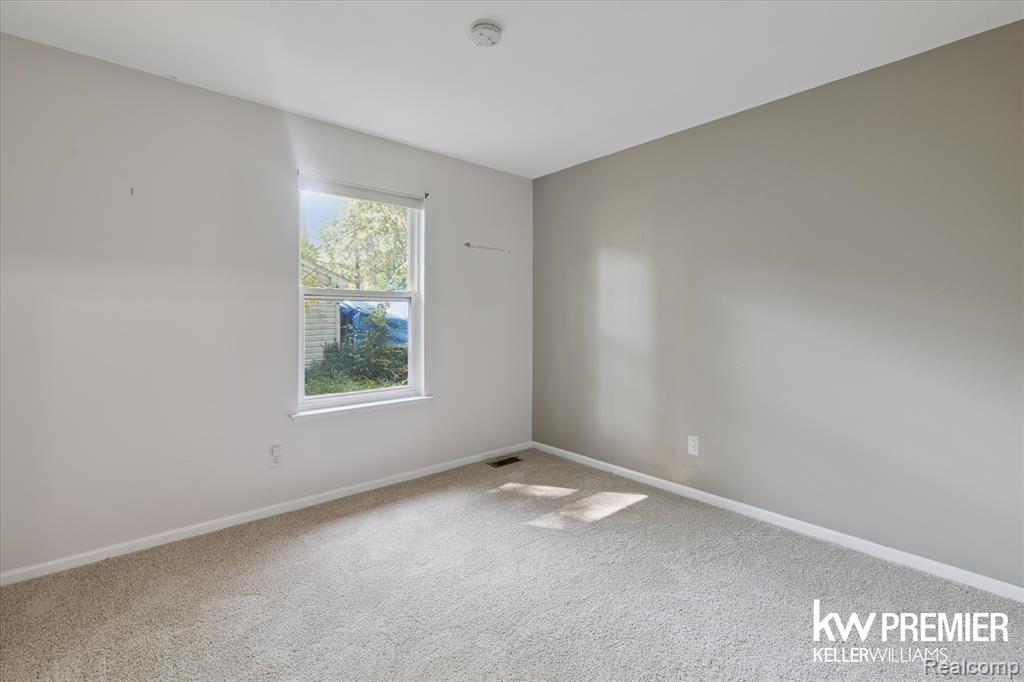 9301 Cardwell Street, Livonia, MI 48150 — Photo 21
