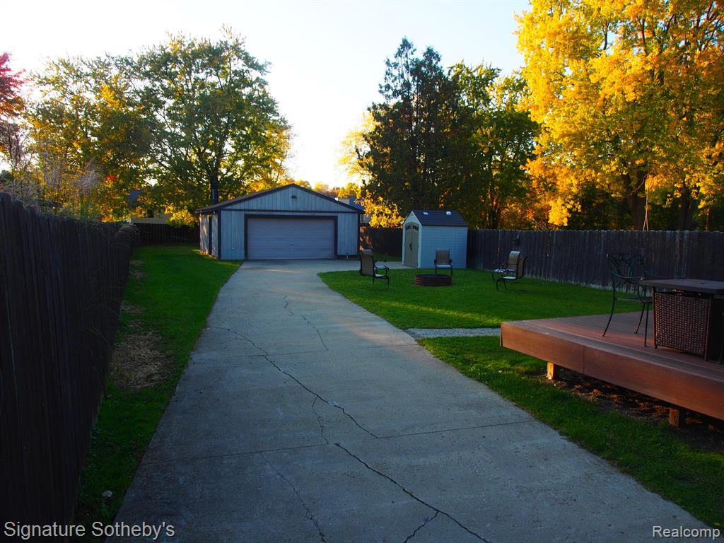 443 MARION Avenue, Waterford, MI 48328 — Photo 3