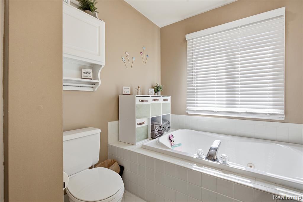 1817 Deer View Court, Howell, MI 48843 — Photo 57