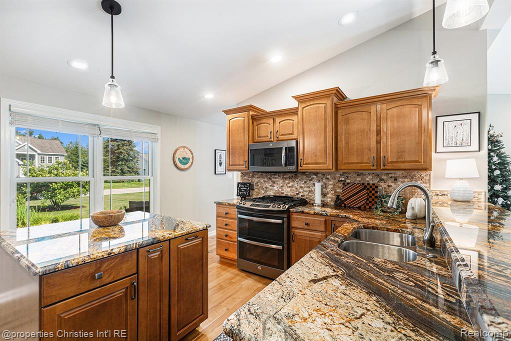 7524 Evergreen Ridge Drive, Harbor Springs, MI 49740 — Photo 14