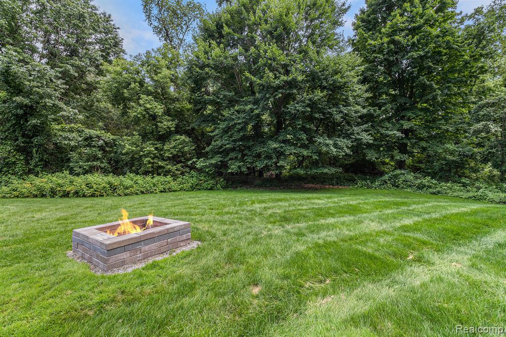 5895 Meadows Drive, Clarkston, MI 48348 — Photo 46