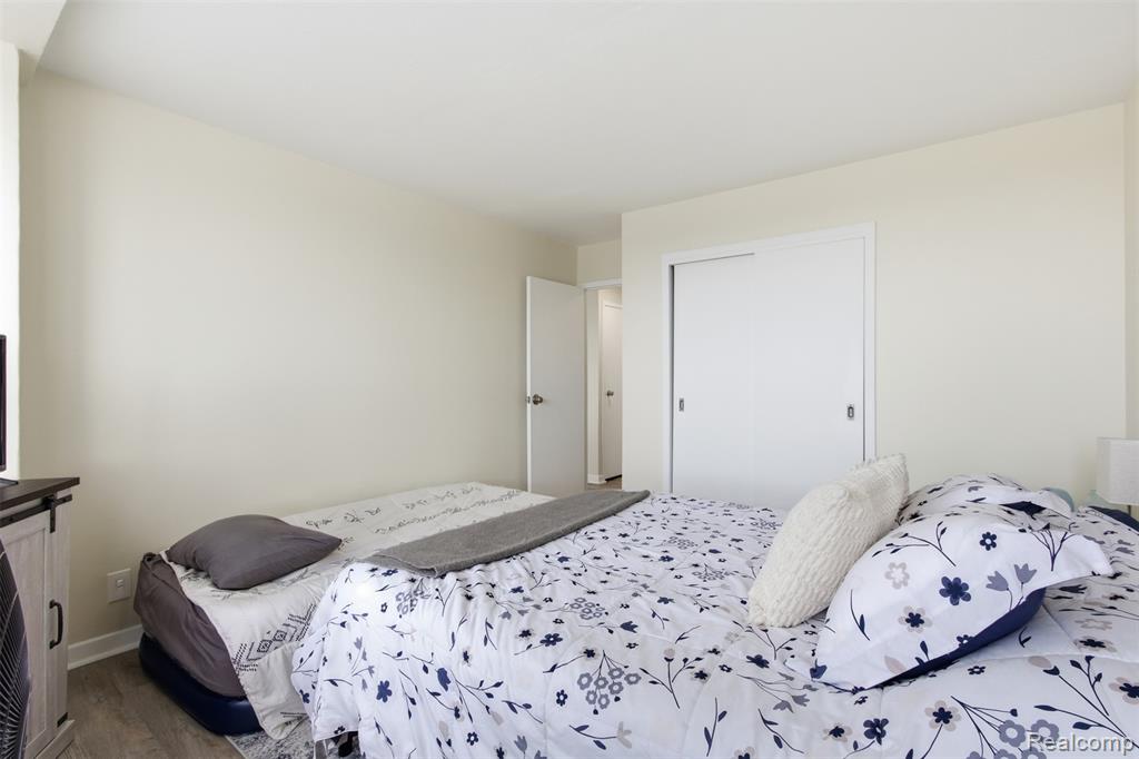 8900 E Jefferson Avenue, 603, Detroit, MI 48214 — Photo 15