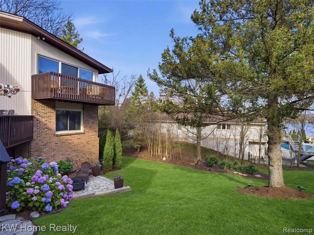 4749 Tara Court, West Bloomfield, MI 48323 — Photo 65