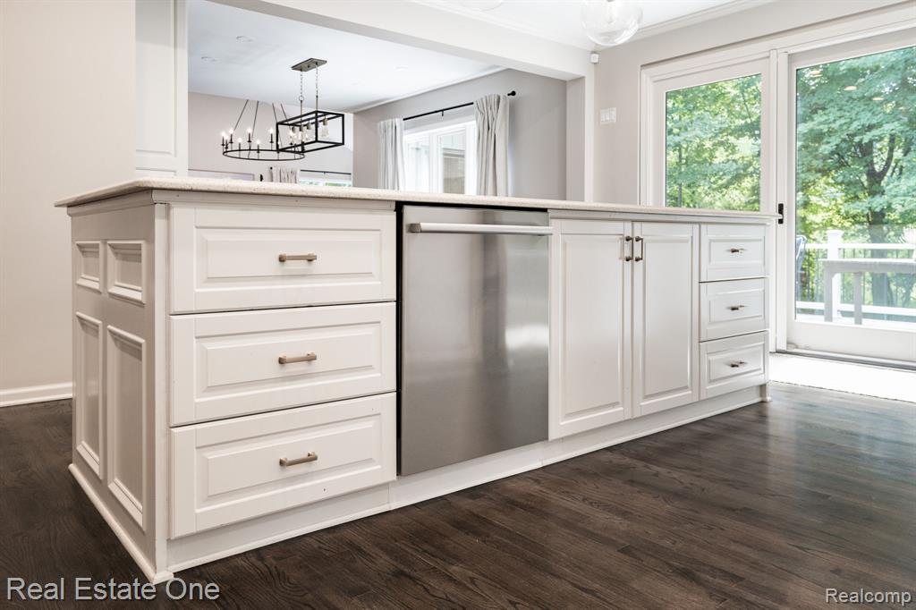 4794 RIVERS EDGE Drive, Troy, MI 48098 — Photo 21