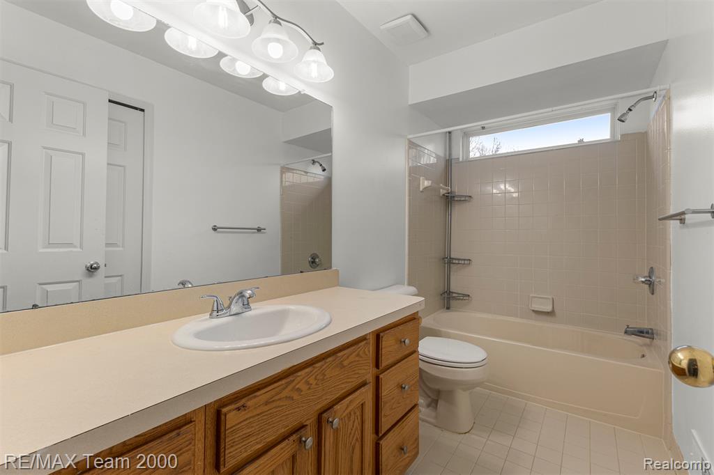 21717 Hildebrandt Drive, Flat Rock, MI 48134 — Photo 33