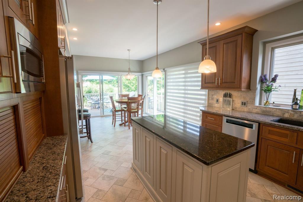 4870 DORAL Drive, Ann Arbor, MI 48108 — Photo 25