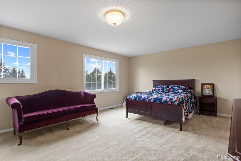 8950 WOODLORE SOUTH Drive, Plymouth, MI 48170 — Photo 37