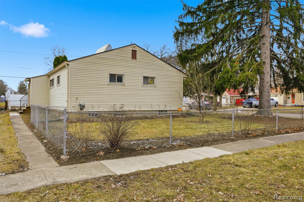 916 Buckingham Avenue, Flint, MI 48507 — Photo 21