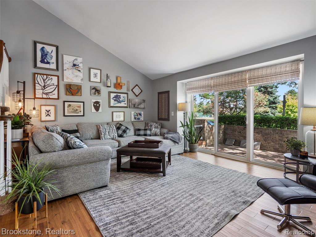 1652 S Hill Circle, Bloomfield Hills, MI 48304 — Photo 11