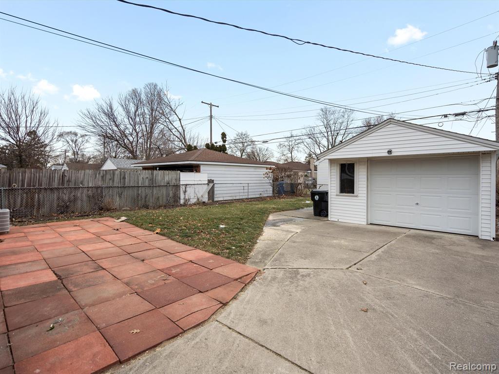 9120 SARASOTA, Redford, MI 48239 — Photo 29