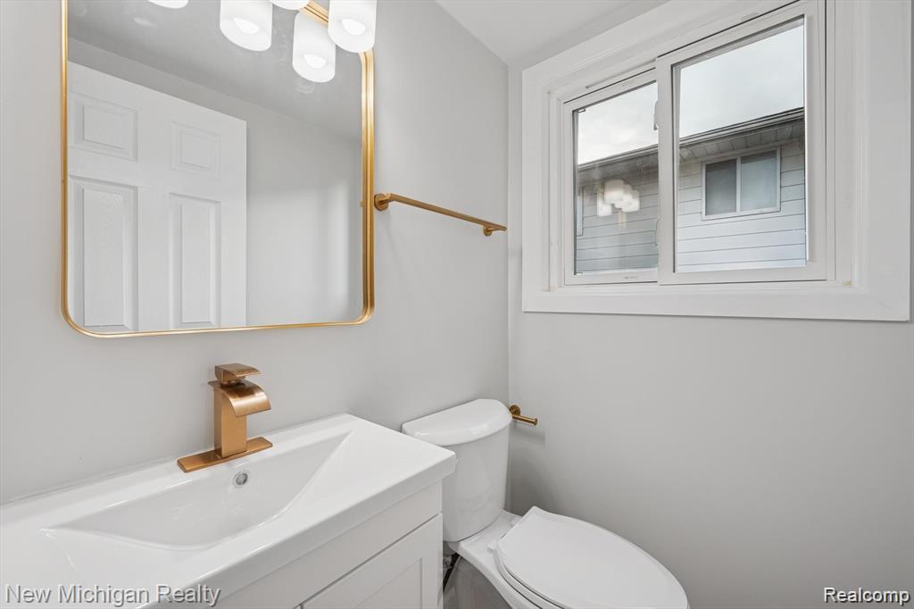 5232 Dickson Drive, Sterling Heights, MI 48310 — Photo 30