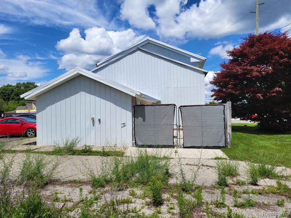 9405 Dixie Highway, Clarkston, MI 48348 — Photo 2