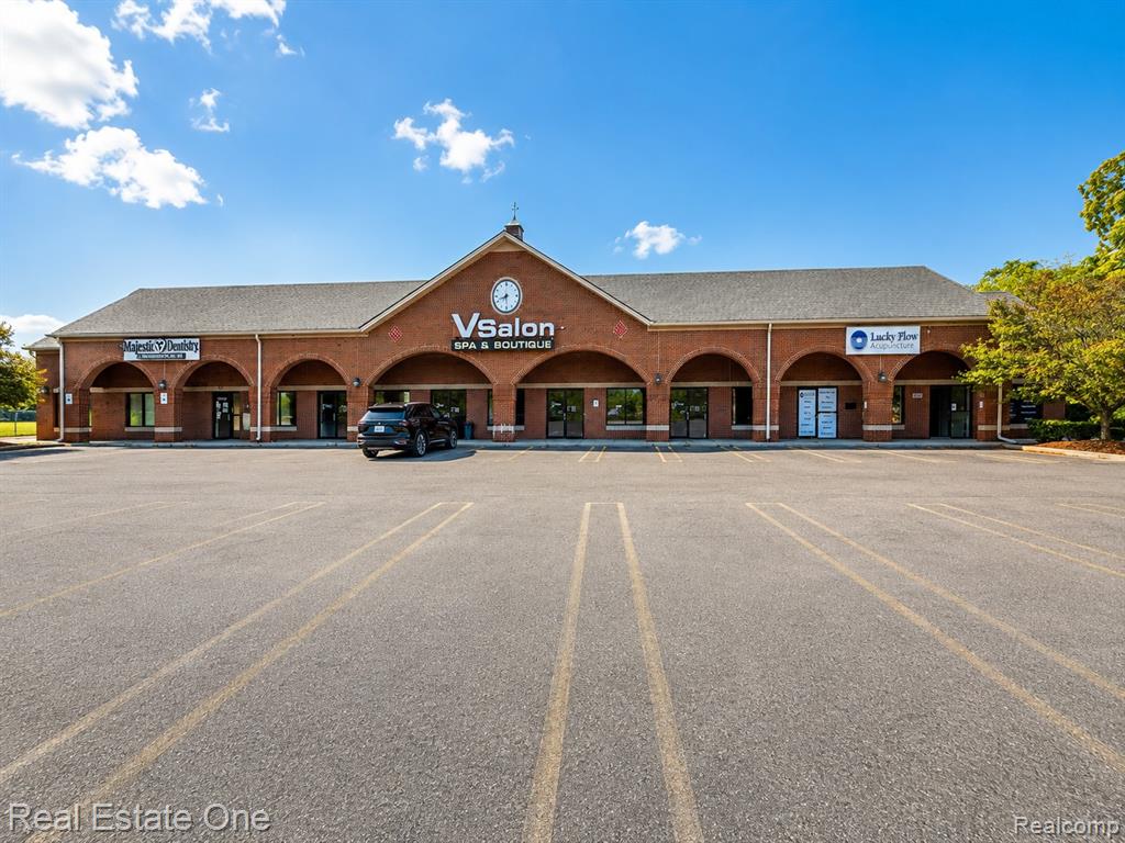 19242 NEWBURGH, Livonia, MI 48152