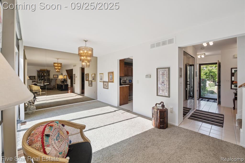 5611 Hillcrest Circle W, 50, West Bloomfield, MI — Photo 15