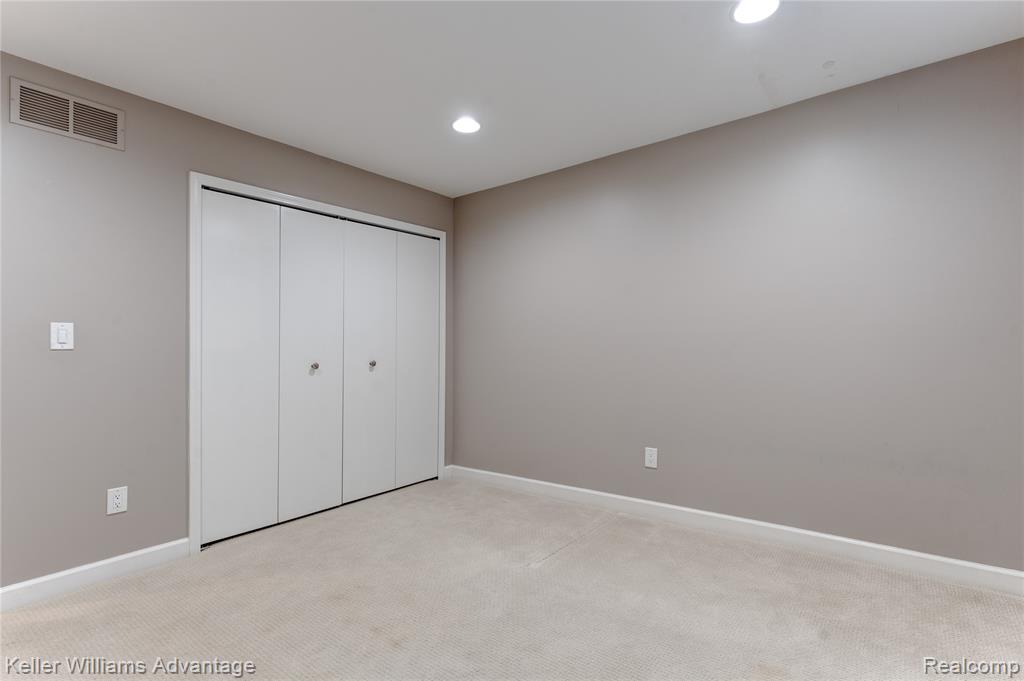 37132 Brentwood Circle, Farmington Hills, MI 48331 — Photo 19
