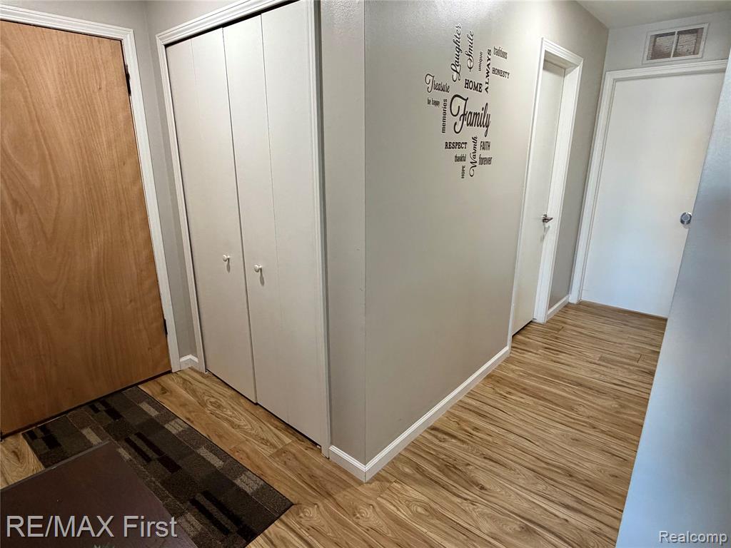 286 E. 13 MILE Road, Madison Heights, MI 48071 — Photo 11