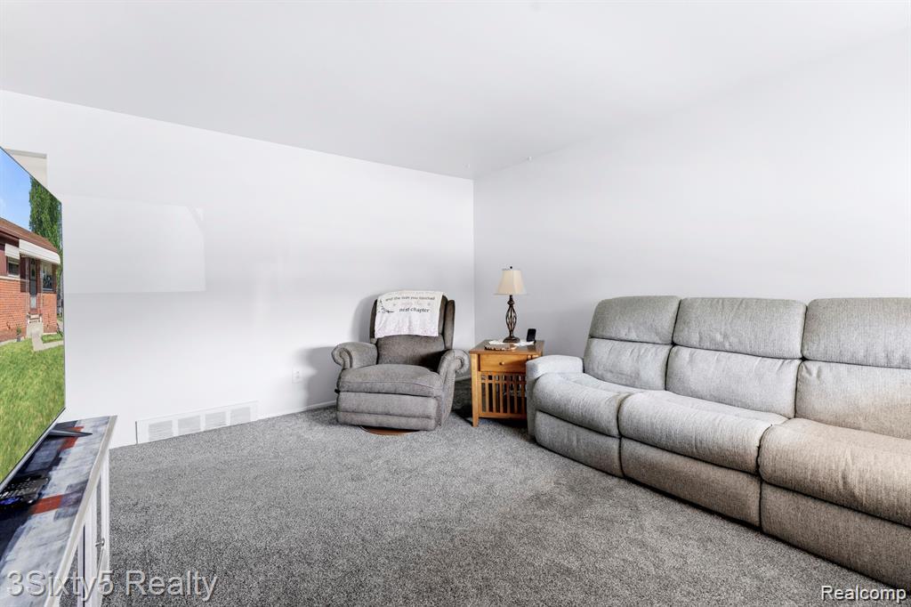 5048 Glenis Street, Dearborn Heights, MI 48125 — Photo 2