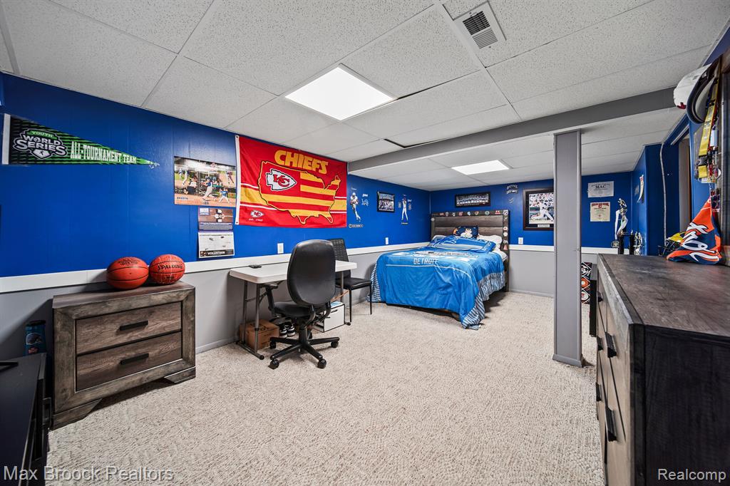 8673 EDGEWATER Lane, Warren, MI 48093 — Photo 13