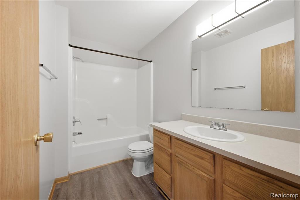 879 Barren Oaks Drive, Pontiac, MI 48341 — Photo 28