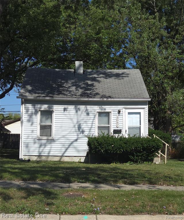 8087 Continental Avenue, Warren, MI 48089 — front exterior