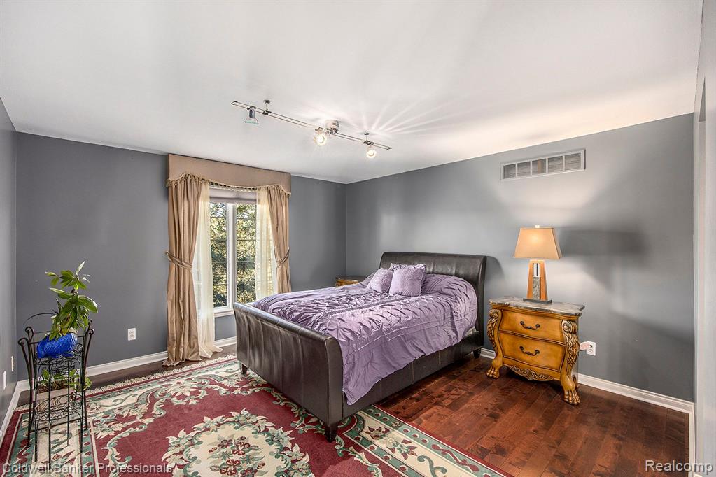 2434 PEBBLE BEACH Drive, Oakland, MI — Photo 17