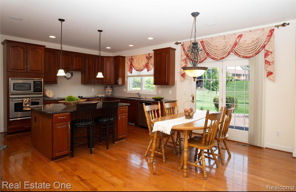 3755 S Century Oak Circle, Oakland, MI — Photo 14