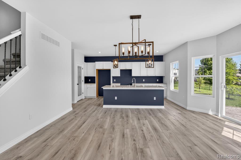 8760 Barrington, Ypsilanti, MI 48198 — Photo 17