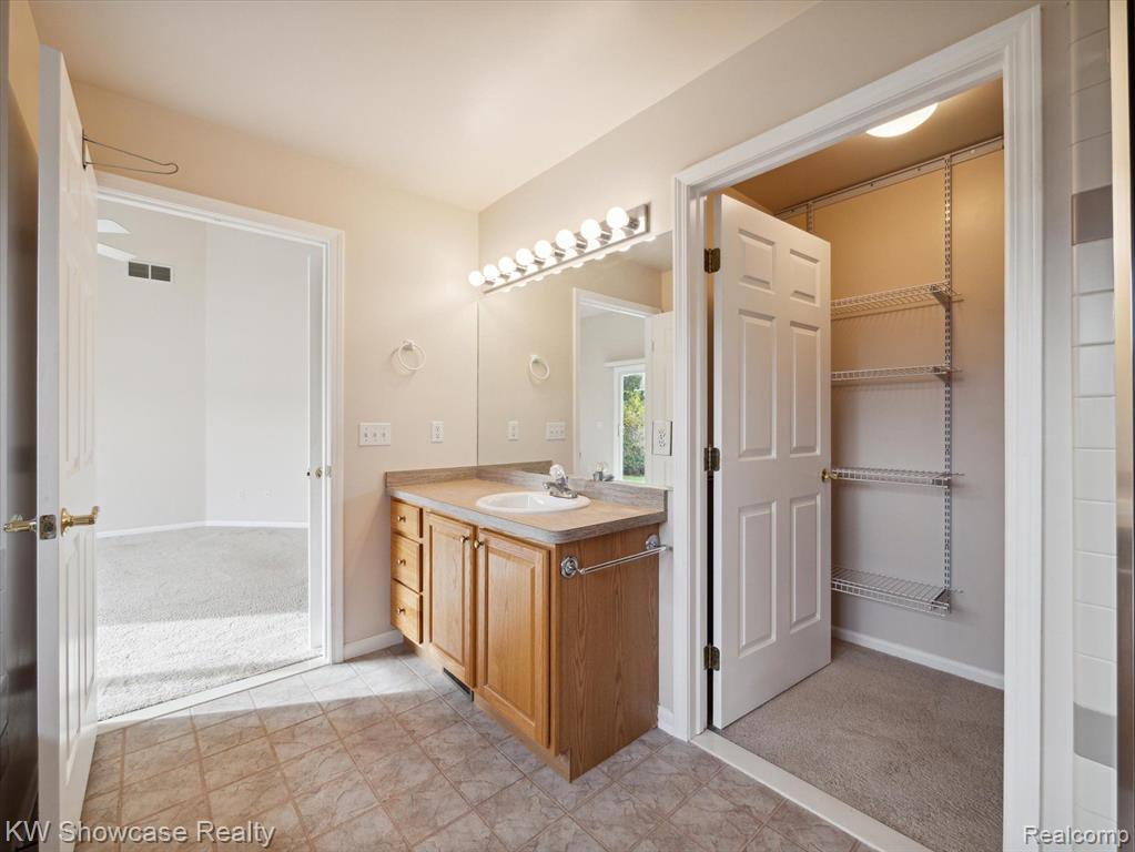 61011 EVERGREEN, South Lyon, MI 48178 — Photo 23