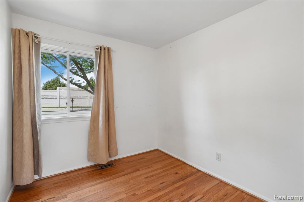 8401 18 Mile Road, 112, Sterling Heights, MI 48313 — Photo 14