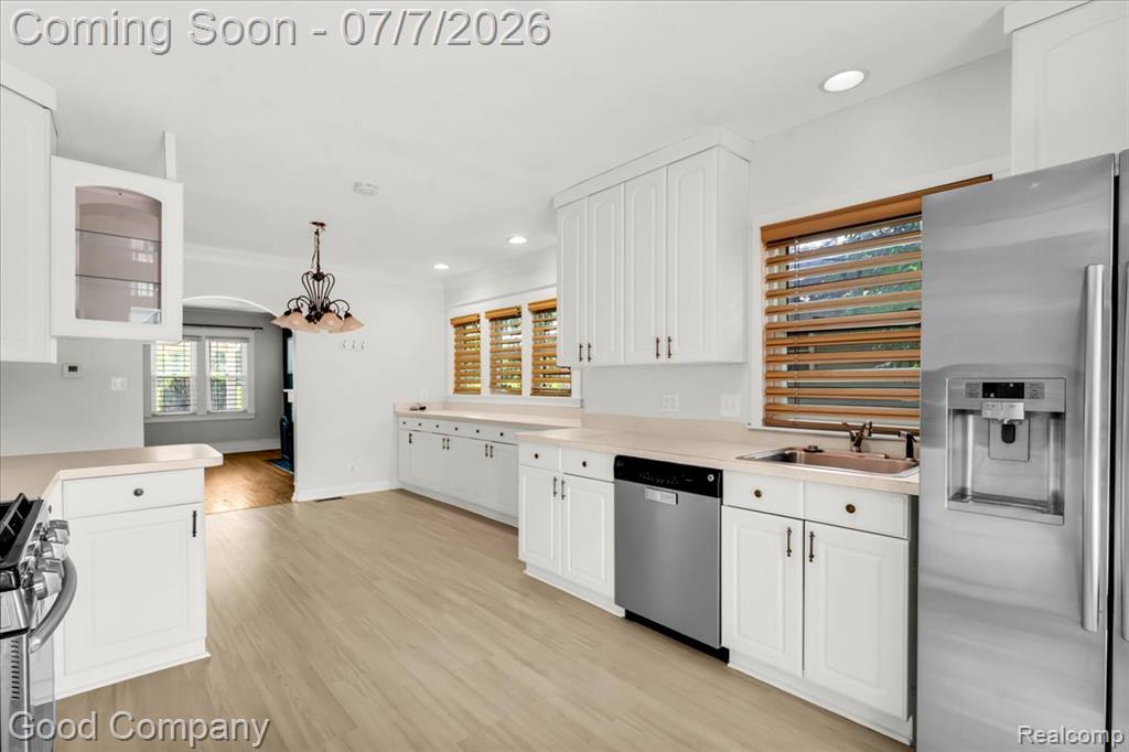 407 E Maryland Avenue, Royal Oak, MI 48067 — Photo 9