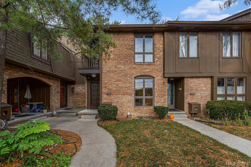 1090 Greenhills Drive, Ann Arbor, MI 48105 — Photo 3