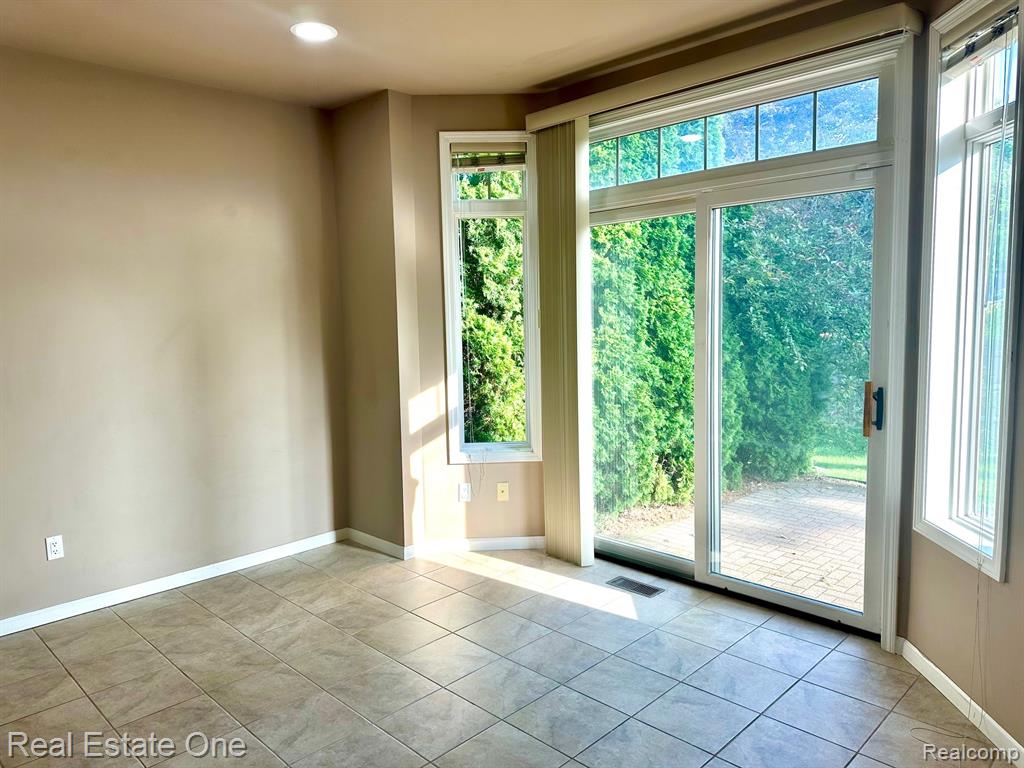 969 Grand Vista Court, Troy, MI 48085 — Photo 6